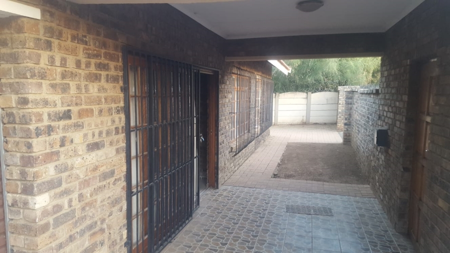 18 Bedroom Property for Sale in Oudorp North West